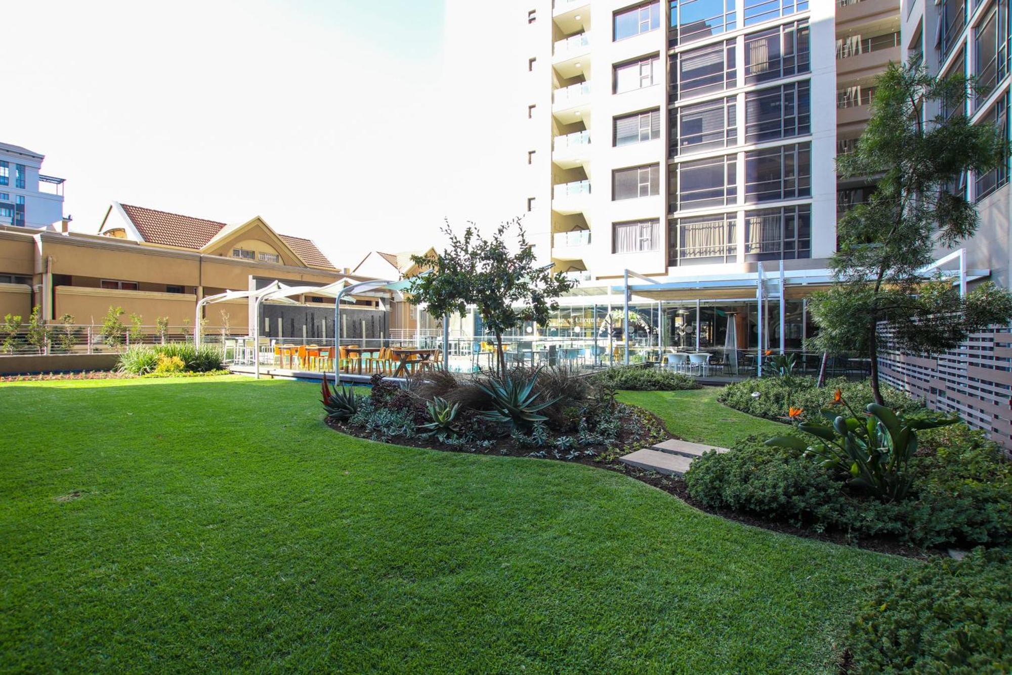 Cgrsa Apartments Sandton โจฮันเนสเบิร์ก ภายนอก รูปภาพ